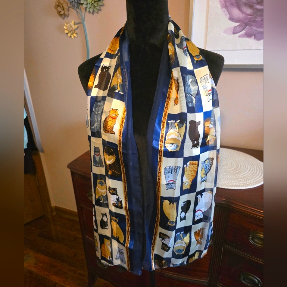 A.W. Items Multiple Furry Cats Scarf